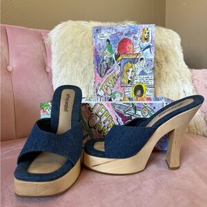 Jeffrey Campbell Women's Denim Platform Heels. Size 7.5
